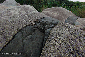 Dique de diabásio, Ilha do Mel, Paraná
